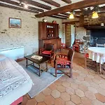 Hébergement de vacances 4 Bedroom Cozy In Mont-saint-jean *