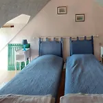 Hébergement de vacances 4 Bedroom Cozy In Mont-saint-jean *