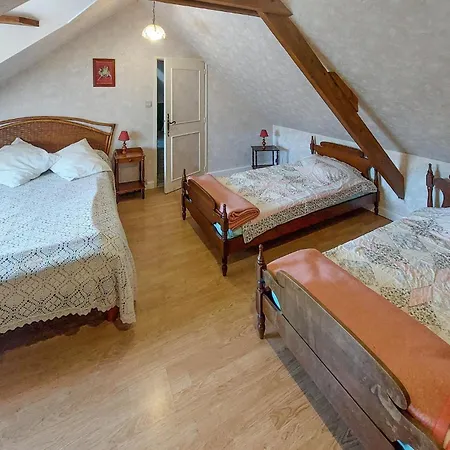 4 Bedroom In Mont-saint-jean 度假居