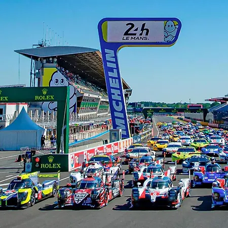 4 Bedroom In Mont-saint-jean 度假居 Mont-Saint-Jean (Sarthe)