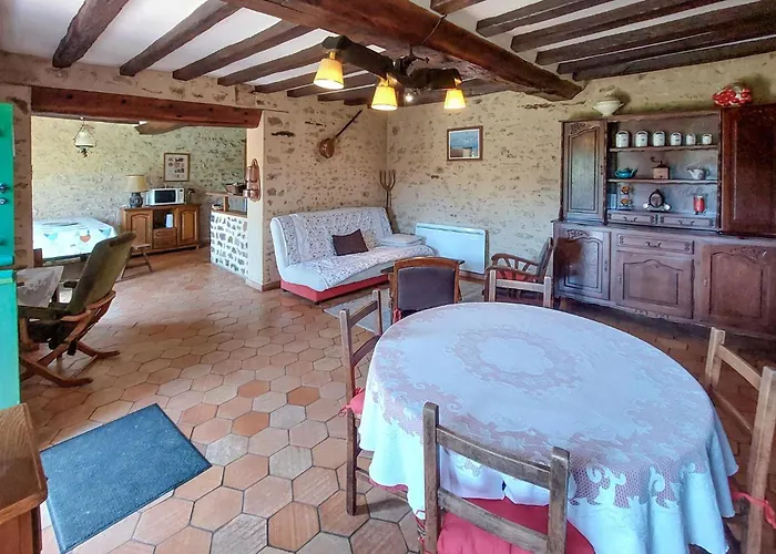 4 Bedroom In Mont-saint-jean Semesterbostad Mont-Saint-Jean (Sarthe)