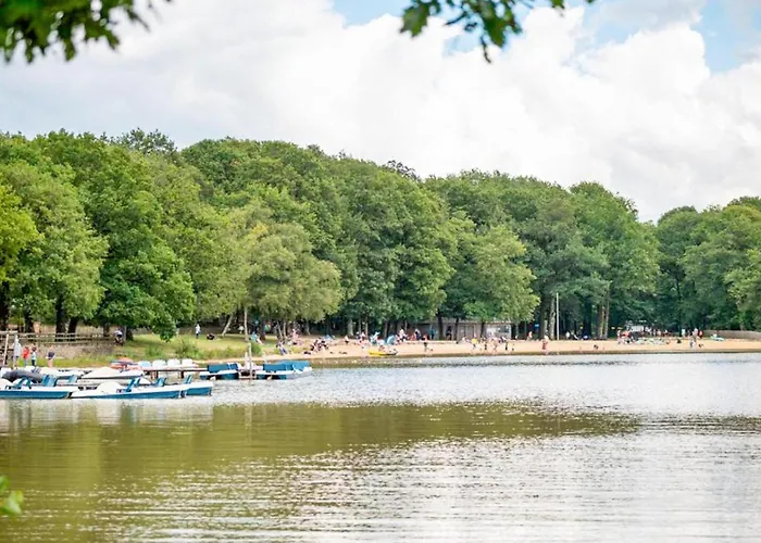 Semesterbostad 4 Bedroom In Mont-saint-jean