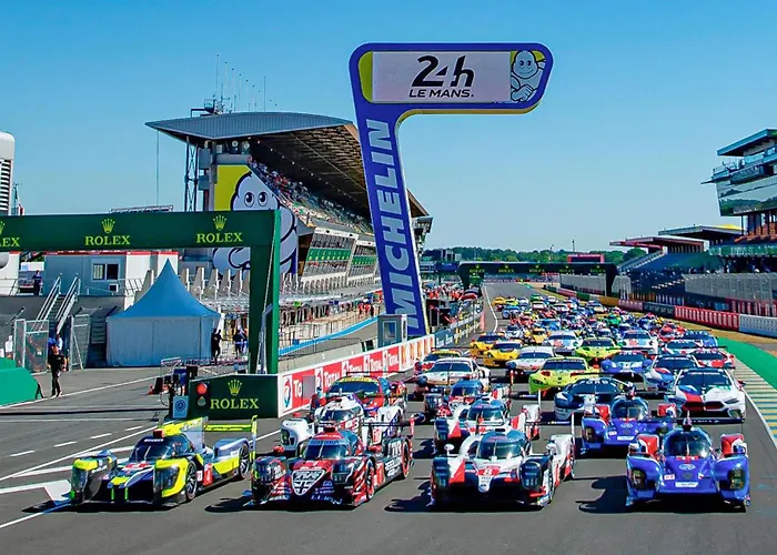 4 Bedroom In Mont-saint-jean Semesterbostad Mont-Saint-Jean (Sarthe)